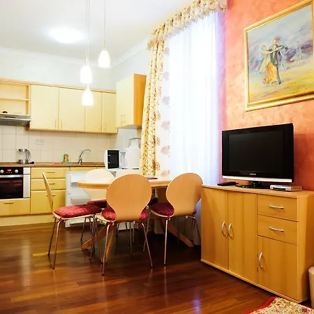 Apartma Oranzno Poletje Ljubljanski Dom 5 *